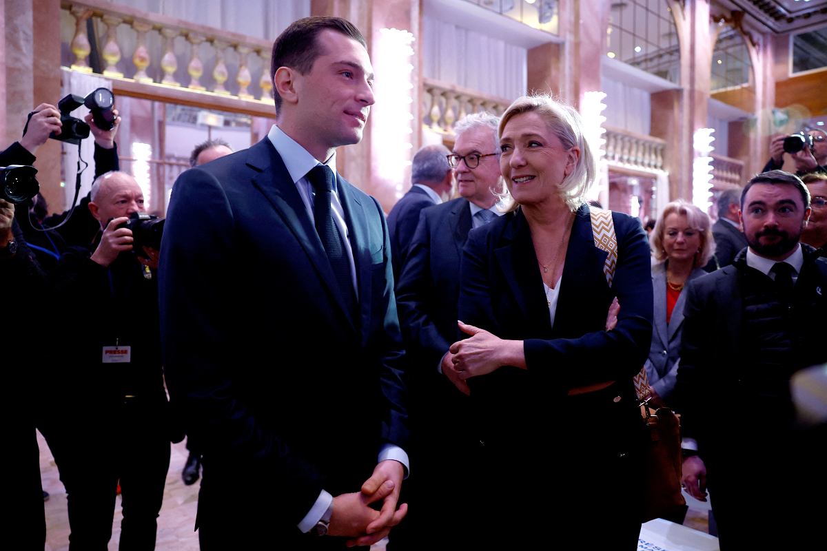 Sukces kandydata na premiera Marine Le Pen nie jest w interesie Jacques'a Attaliego.