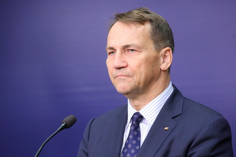 Sikorski: Polska musi się przygotować na trudności związane z zimą na Ukrainie