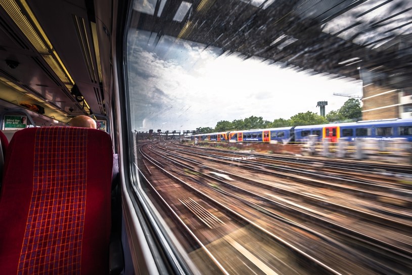 Polska kolej szybkich pociągów: Prędkość przekracza 300 km/h.