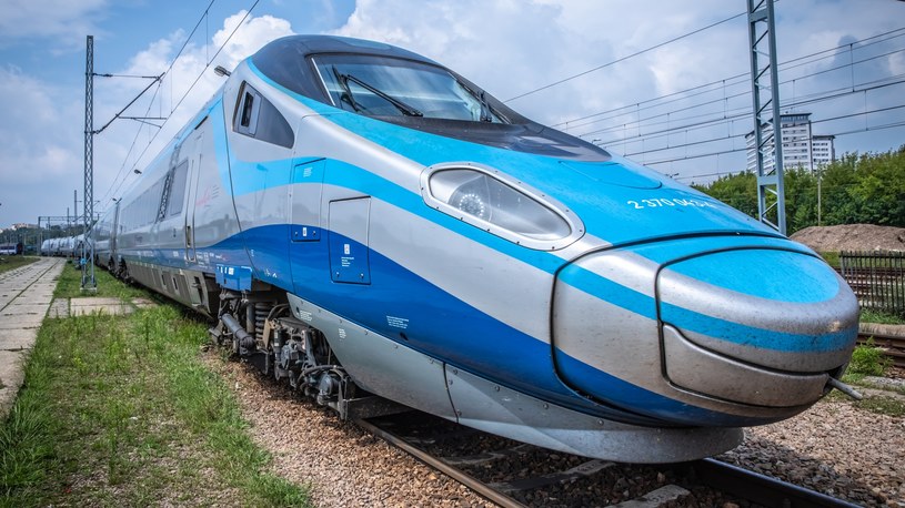 Zwiększona liczba składów Pendolino na trasie cieszy PKP Intercity - wzrost zainteresowania podróżnymi