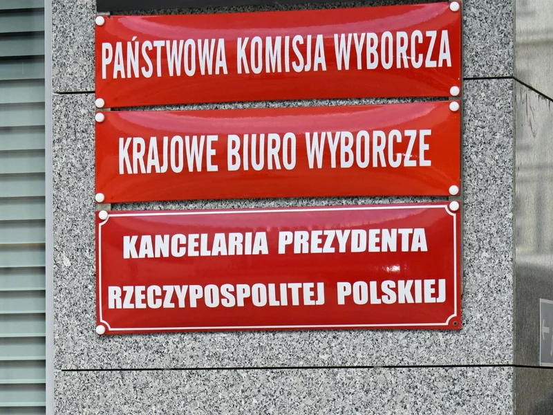 PKW podjęła decyzję dotyczącą finansowania dla PiS, określając sytuację jako „brazylijską telenowelę”