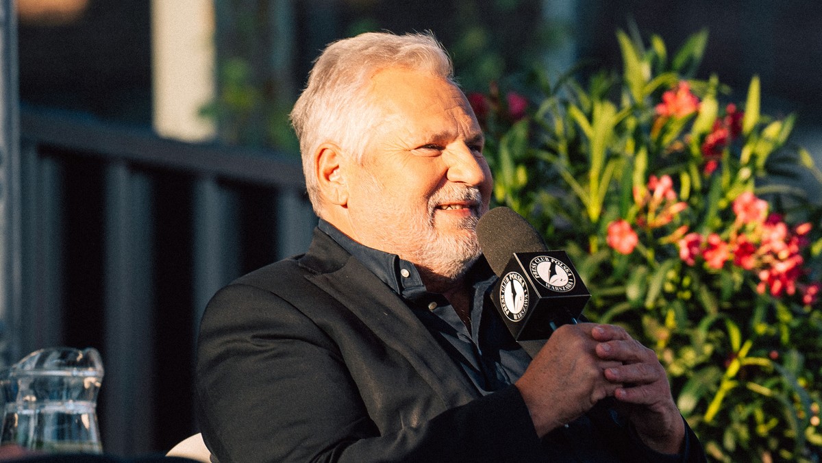 Oto alternatywny tytuł zachowujący sens oryginału i zapewniający unikalność: **Aleksander Kwaśniewski wspomina wydarzenia 4 czerwca 1989 roku: „Mój ojciec był na to przygotowany”** Jeśli preferujesz coś bardziej ogólnego lub podkreślającego rolę ojca, możesz użyć także: **Aleksander Kwaśniewski o przełomowym 4 czerwca 1989: „Ojciec przewidział te zmiany”**