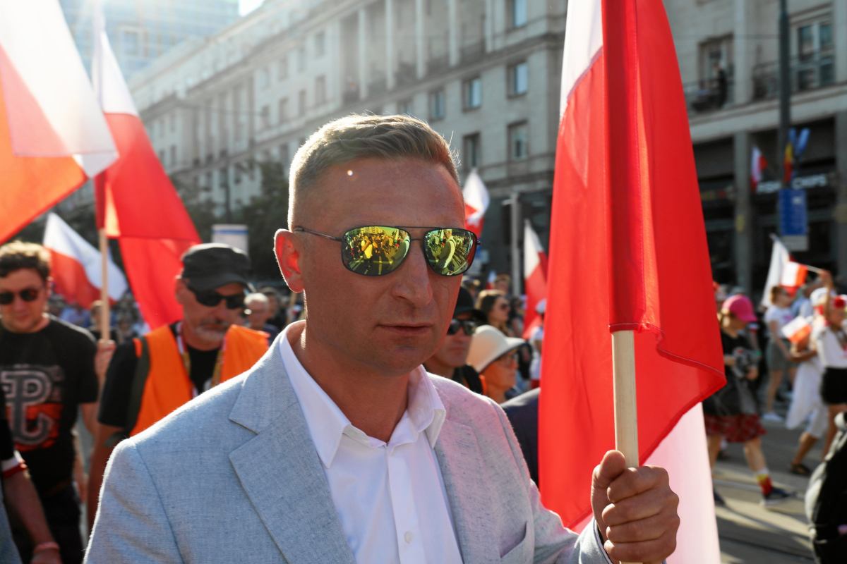 Od imprezowicza z Pruszkowa do narodowego działacza – droga kariery Roberta Bąkiewicza