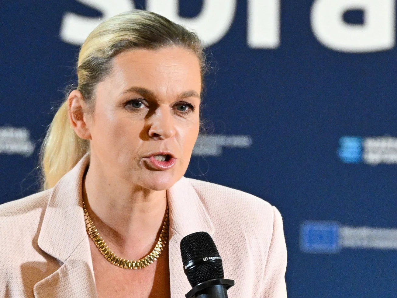 Rząd planuje przywrócić obowiązkowe prace domowe? Nowacka zajmuje stanowisko