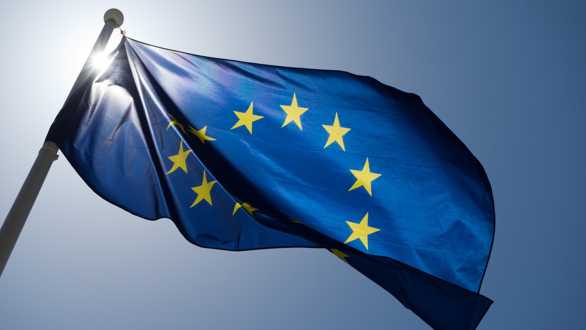 Oryginalny tytuł: Europejczycy coraz bardziej rozczarowani działaniem demokracji. Nowe badanie zaskakuje. "Niepokojące" Przeredagowane propozycje: 1. Rosnące rozczarowanie demokracją wśród Europejczyków – najnowsze badania budzą niepokój 2. Kryzys zaufania do demokracji w Europie? Wyniki świeżego raportu są alarmujące 3. Europejczyków ogarnia rozczarowanie demokracją – nowe dane niepokoją 4. Badanie: Europejczycy tracą wiarę w demokrację. Wyniki mogą zaskoczyć 5. Coraz więcej Europejczyków wątpi w demokrację – eksperci alarmują po najnowszych badaniach Czy chcesz, żebym rozwinął wybór jednego z tych tytułów, czy stworzył jeszcze inne wersje?
