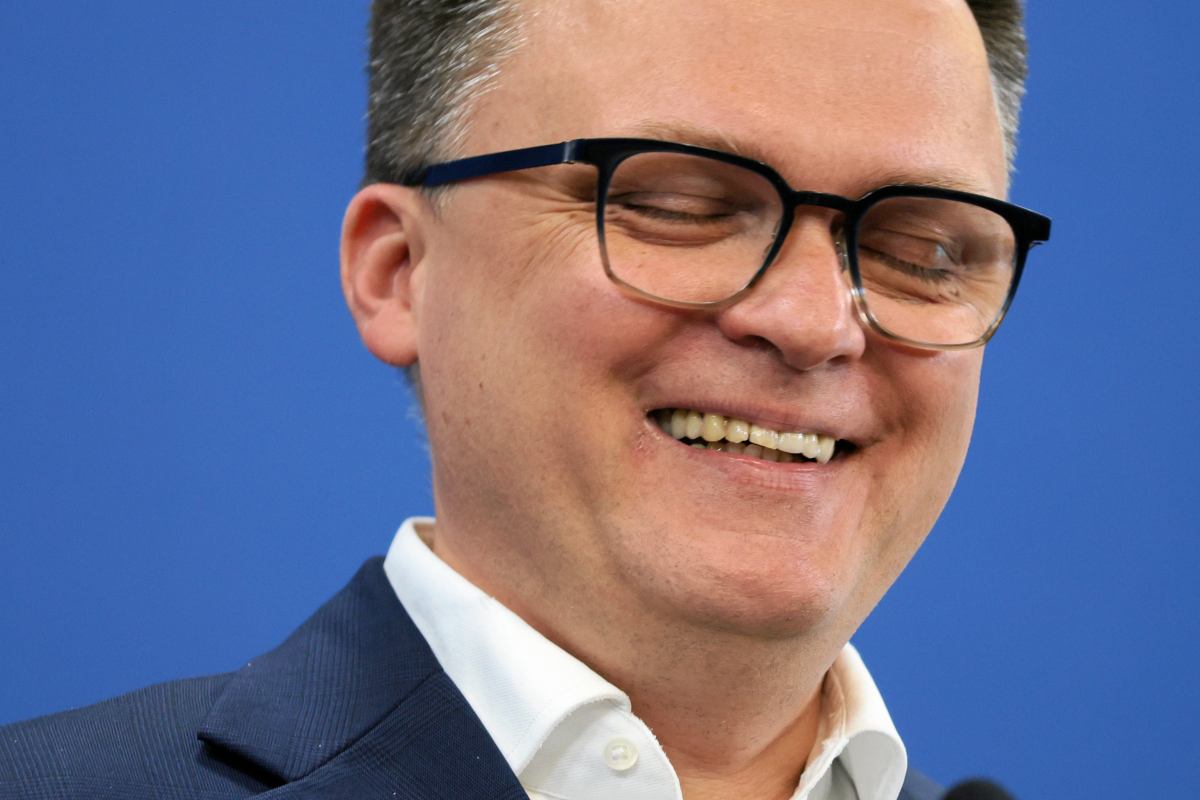 Napięcia w koalicji – KO i Lewica tracą cierpliwość do Szymona Hołowni