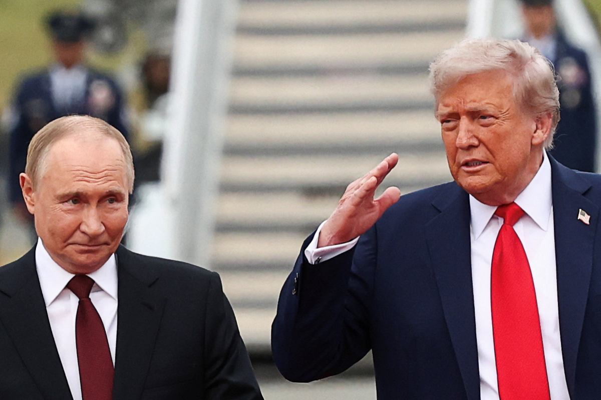 Najtrudniejsze pytania dla Putina, uroczyste powitanie i przełomowy gest Trumpa. Kulisy wydarzeń sprzed zamknięcia drzwi