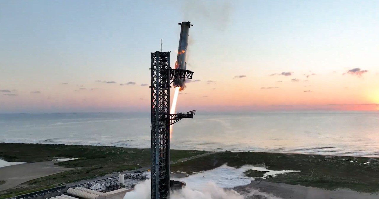 Kolejna udana misja SpaceX. Starship wystartował, a booster został odzyskany.