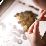 Jak prawidłowo przygotować monety do profesjonalnej wyceny?