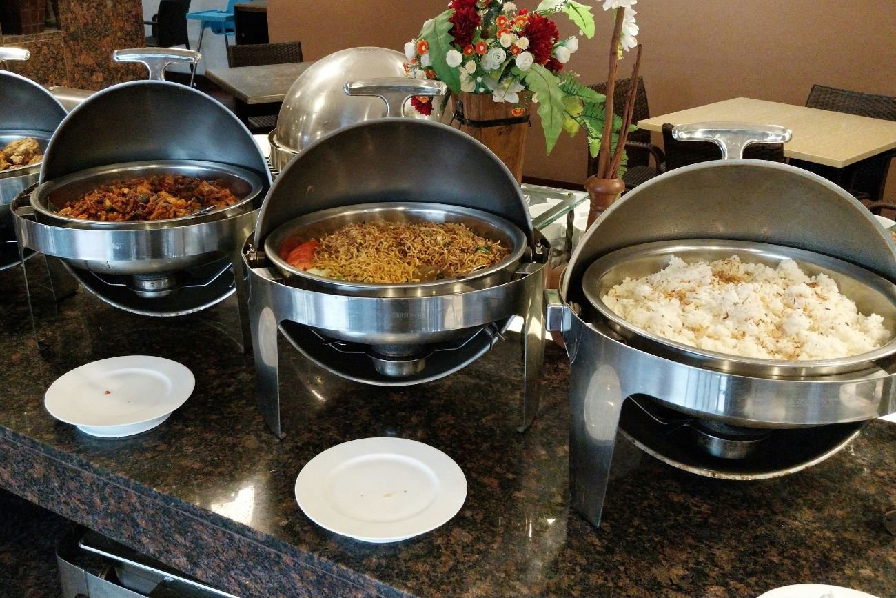 Hotelowe śniadania przechodzą metamorfozę – nowe zasady właśnie zaczynają obowiązywać