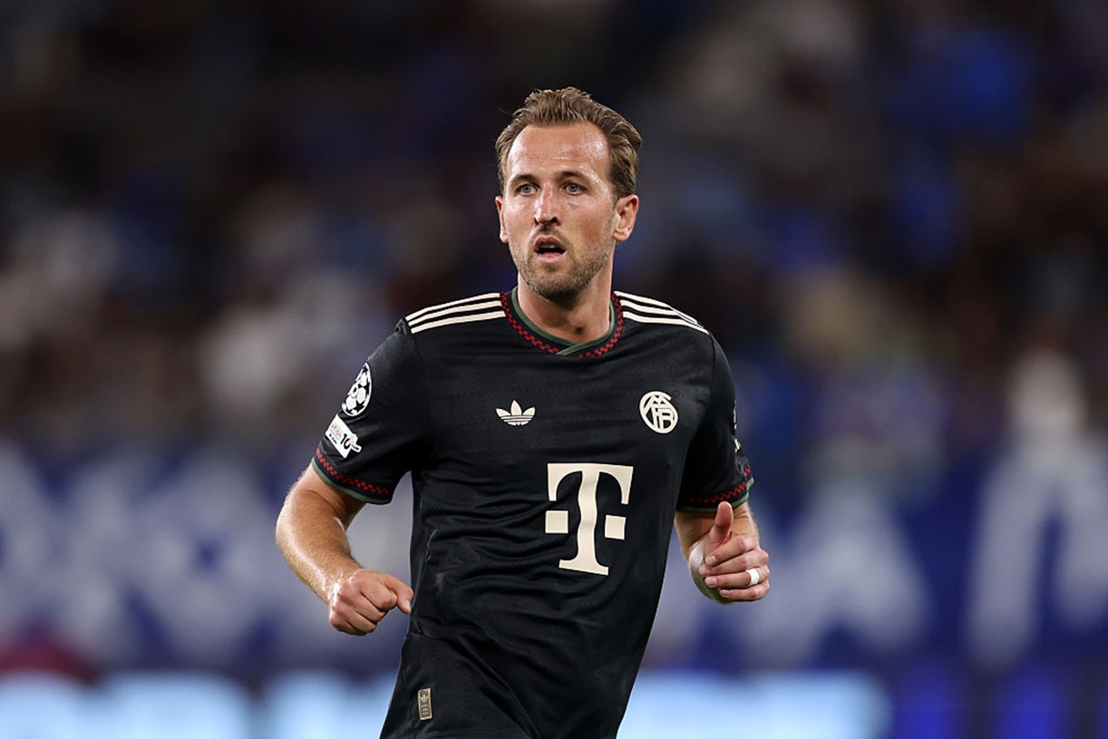 Oto propozycja unikalnej wersji tytułu: Bayern w niebezpieczeństwie? Ich kluczowy zawodnik na celowniku rywali