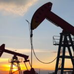 OPEC+ winduje ceny ropy, a Donald Trump dodatkowo je podbija