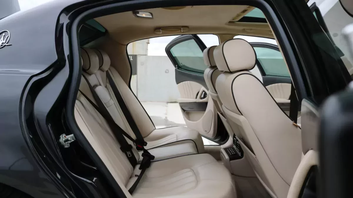 Oto alternatywny, unikalny tytuł o zachowanym sensie: Maserati w cenie marzenia – jedynie 91 000 km przebiegu i cena 38 600 zł!