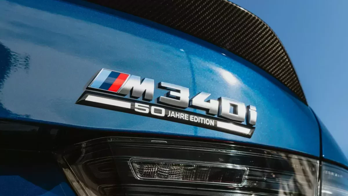 BMW Serii 3 na 50-lecie: współczesna odsłona inspirowana kultowymi generacjami od E21 po E90