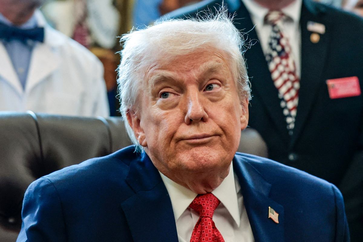 Trump nadaje swoje nazwisko prestiżowej amerykańskiej instytucji – wzbudza to kontrowersje